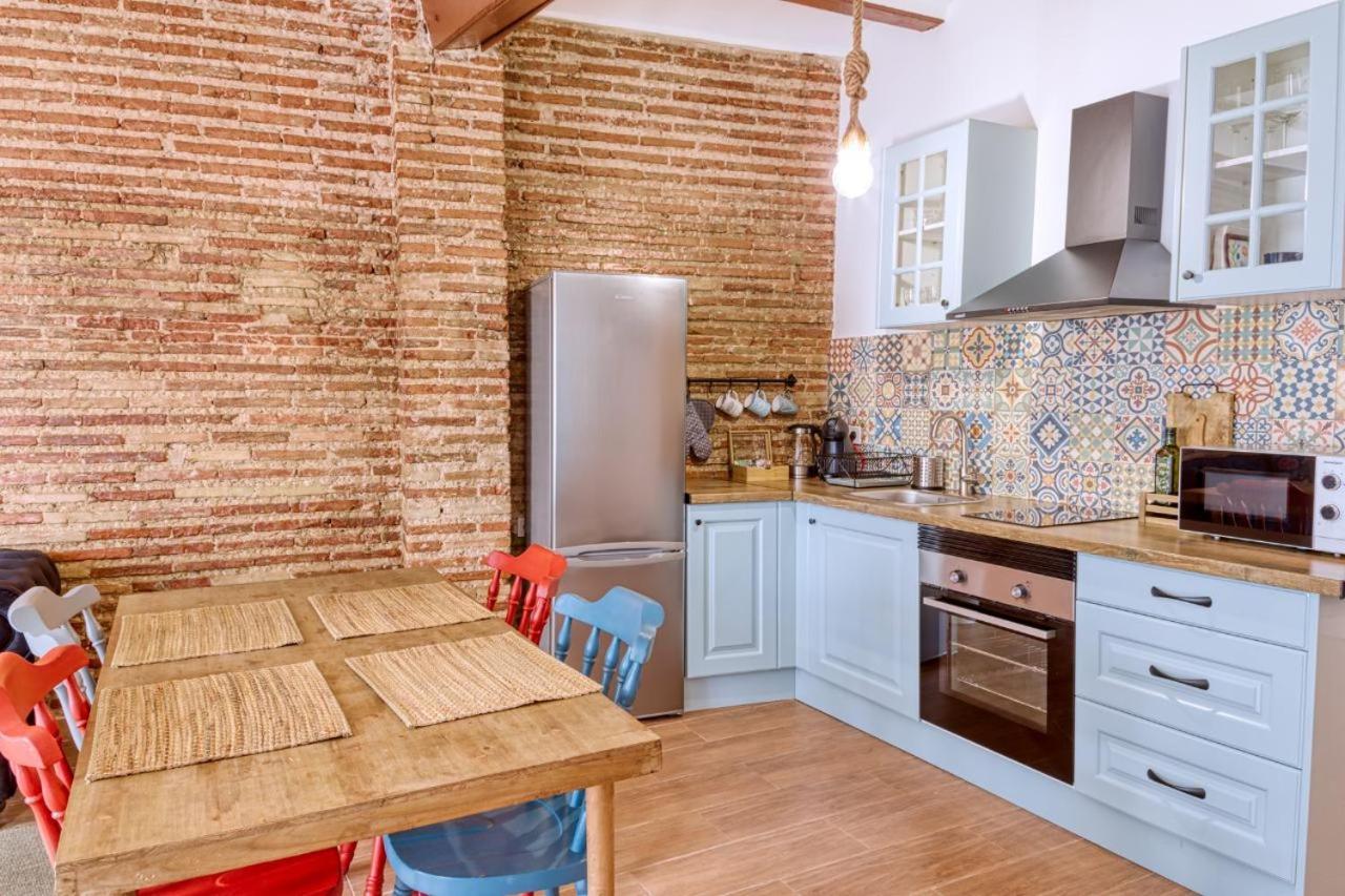Beams & Bricks Apartment Valencia Exterior photo
